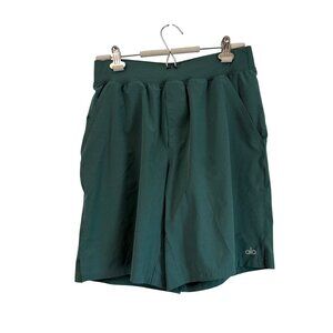Alo Yoga Green Repetition Flat Front Drawstring Athleisure Shorts Mens Medium